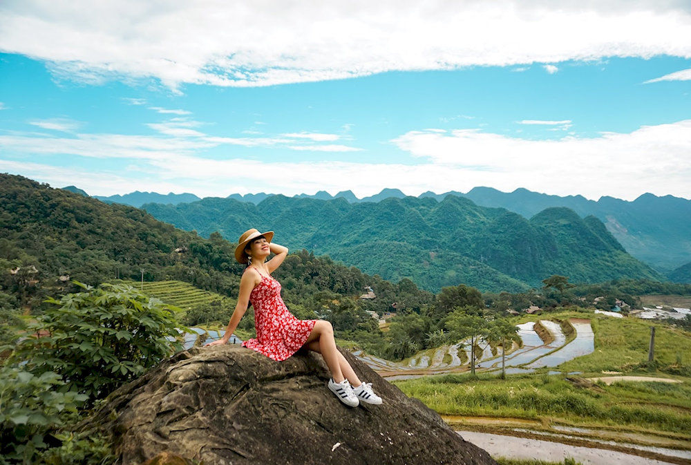 Panoramic mountain views from Pu Luong's highest peaks 